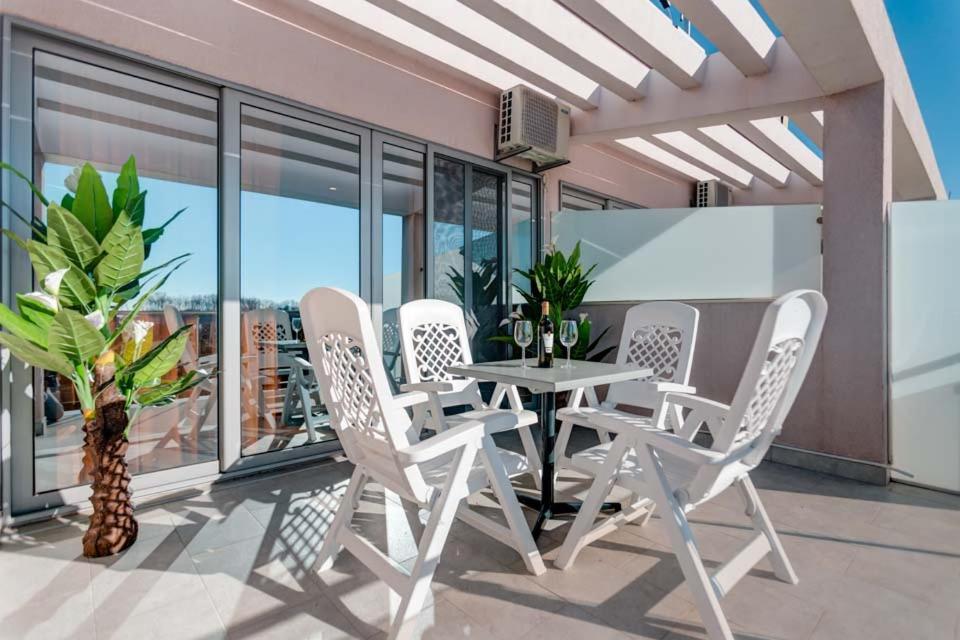 Hotel Zan Ulcinj Exterior photo