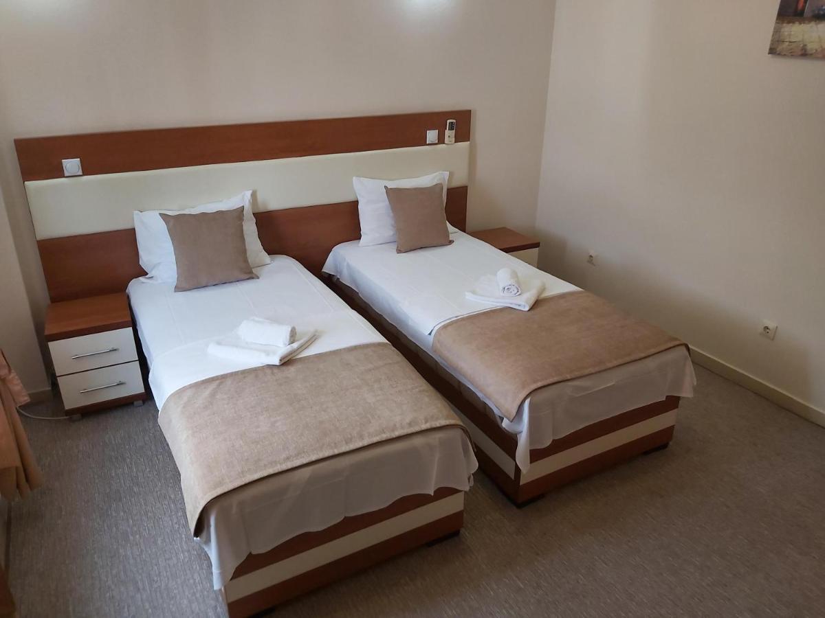 Hotel Zan Ulcinj Exterior photo